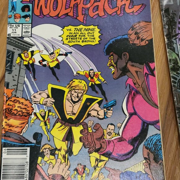 Comic Books - Picture 2 of 5